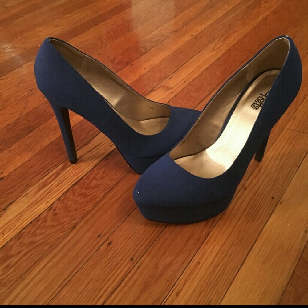 2 pairs of cute heels